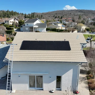 installation-photovoltaique-3kwc-panneaux-bifaciaux-dmegc-onduleur-sungrow-arbent-ain-rhone