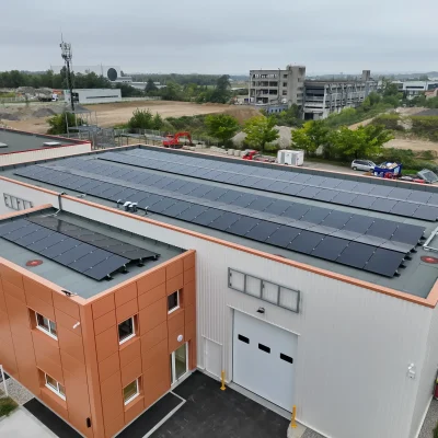 zest-panneaux-solaires-jinko-450wc-sungrow-chassieu